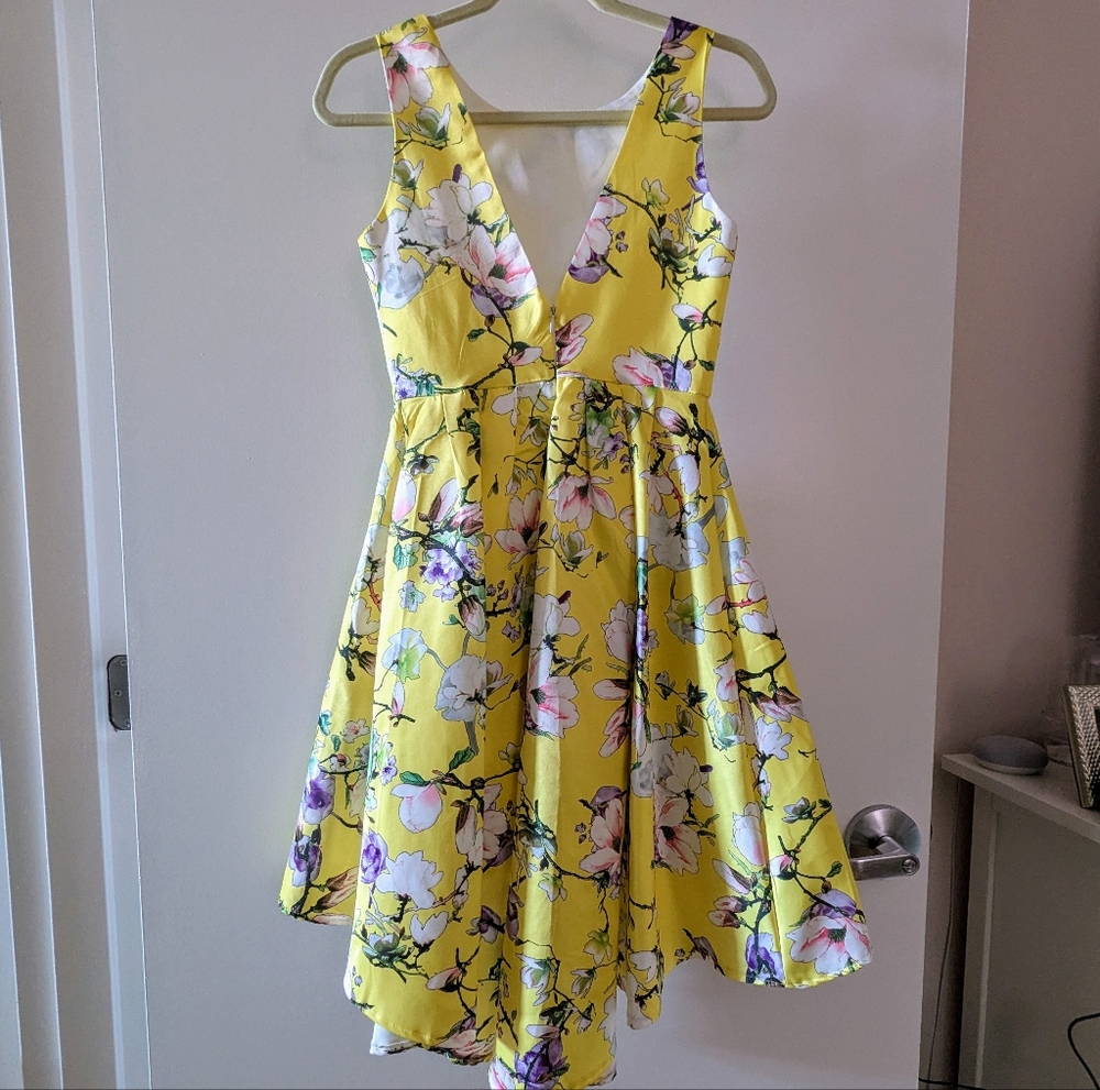 Eleanor Floral High-Low Pleated Formal Dress In Yellow, Size Small — image 6 of 6